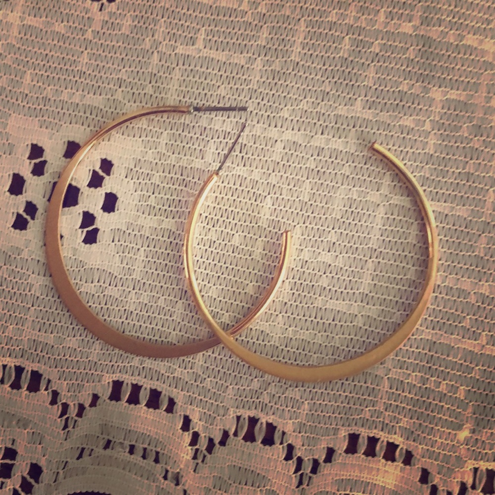 Super lightweight Gold Hoops✨